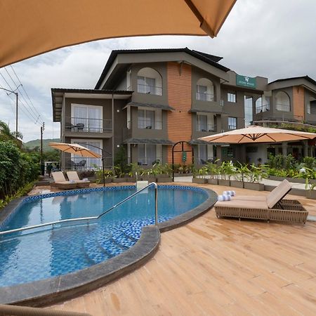 Stone Wood Hotel Amboli エクステリア 写真