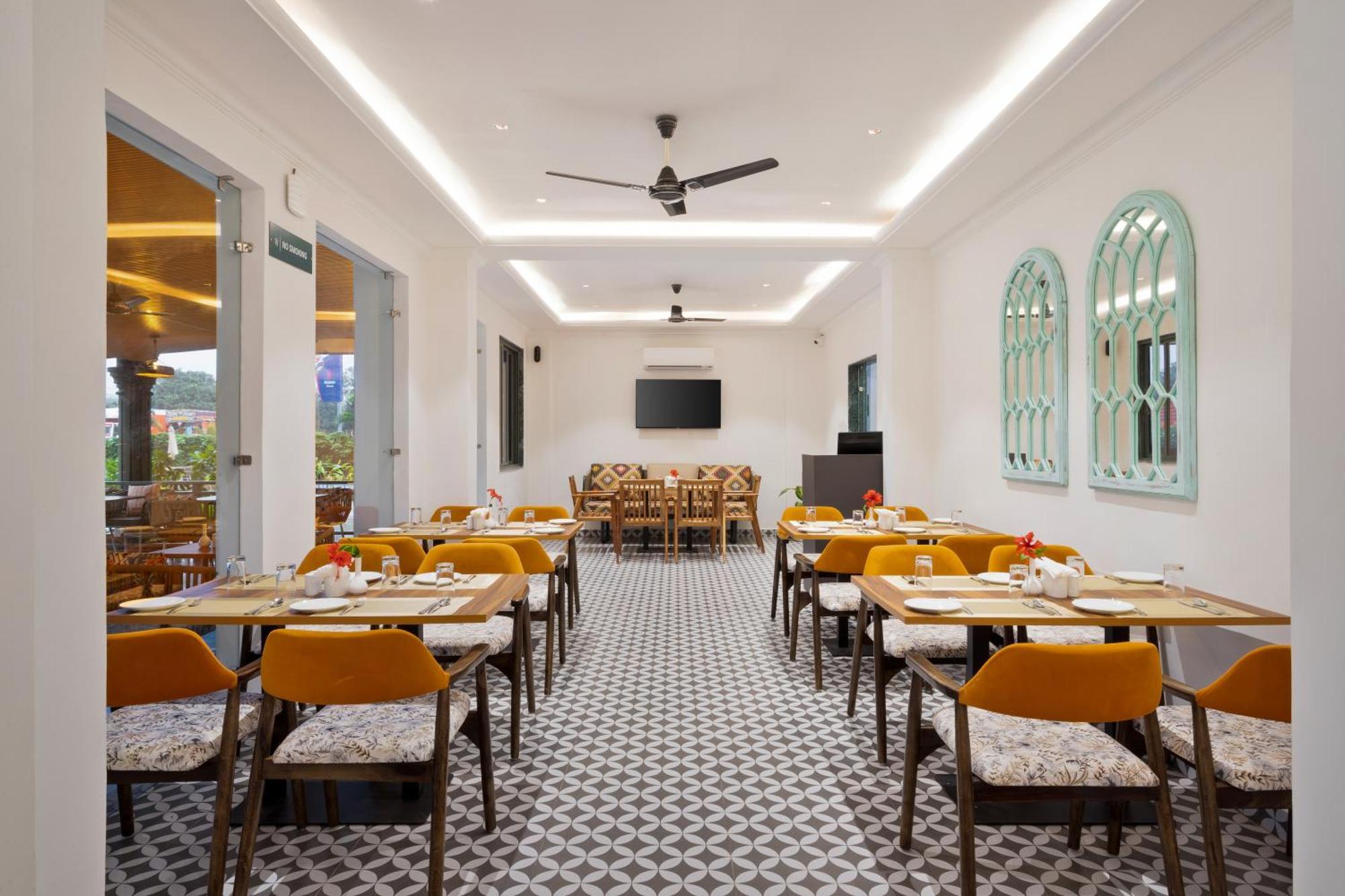 Stone Wood Hotel Amboli エクステリア 写真