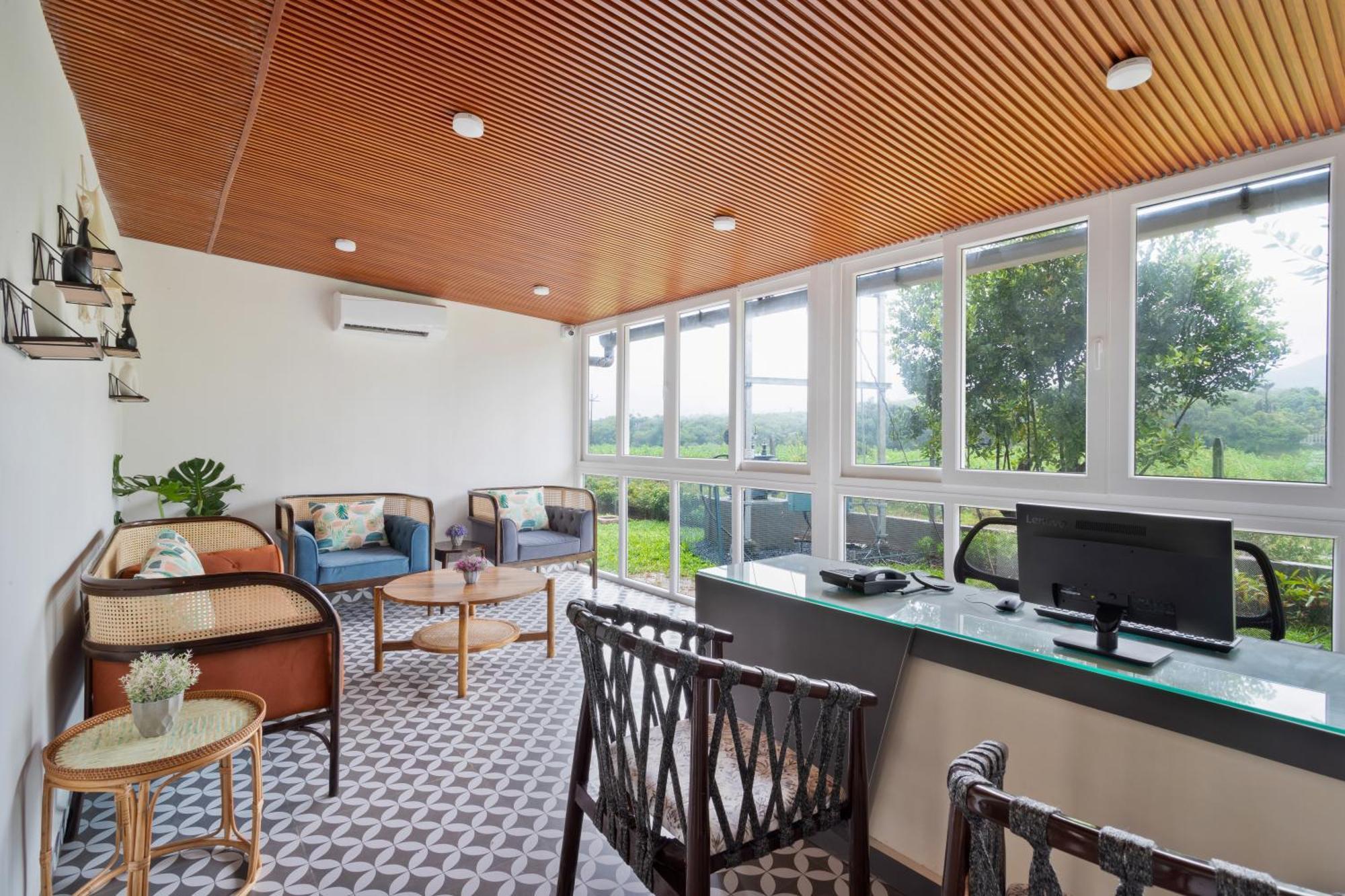 Stone Wood Hotel Amboli エクステリア 写真