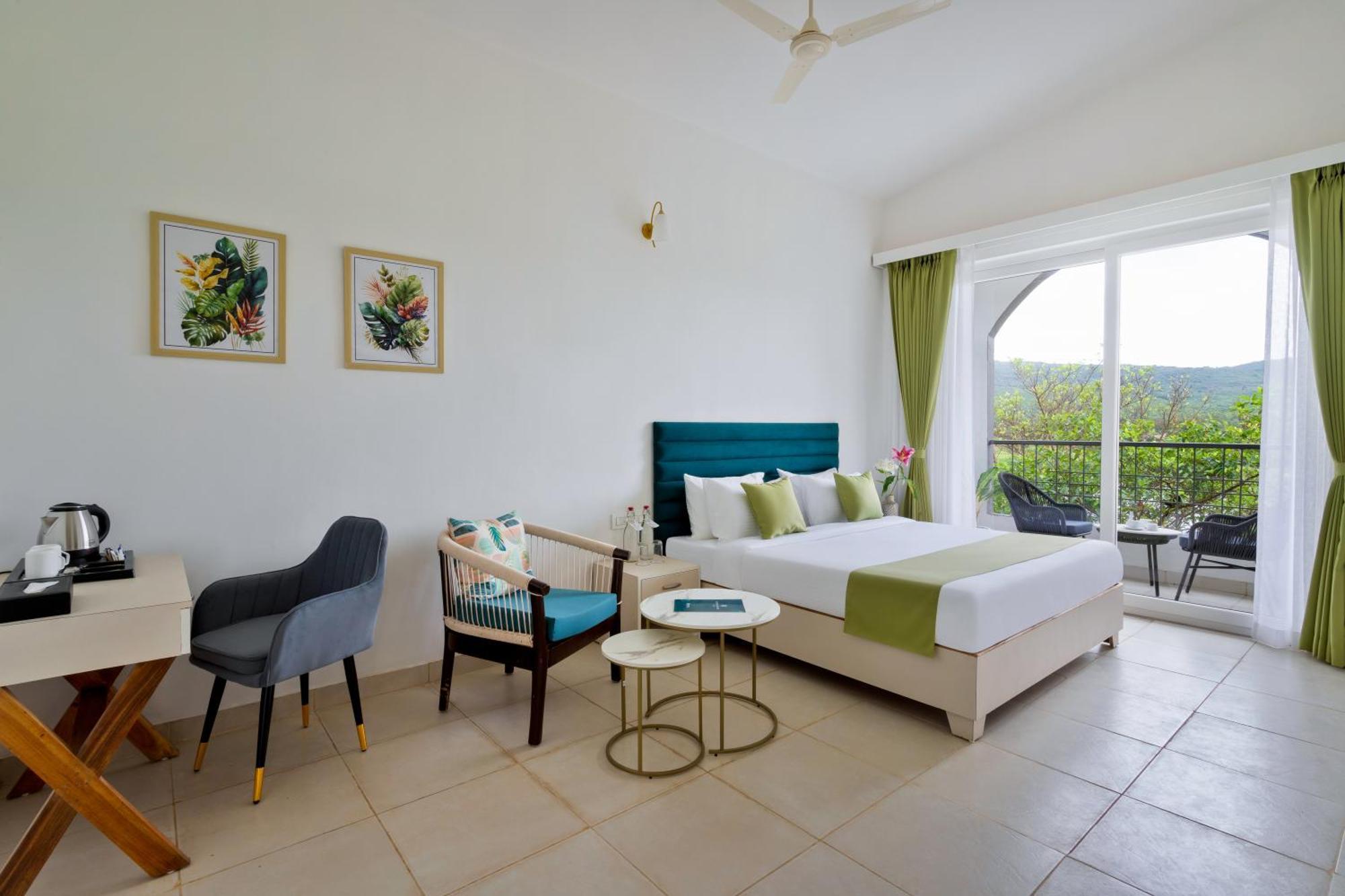 Stone Wood Hotel Amboli エクステリア 写真
