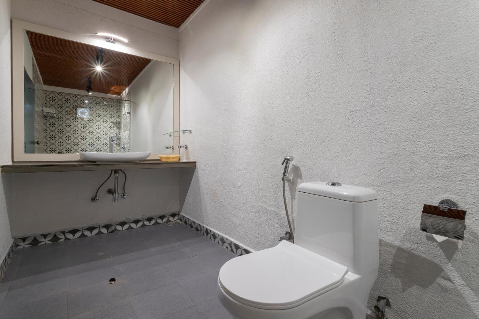 Stone Wood Hotel Amboli エクステリア 写真
